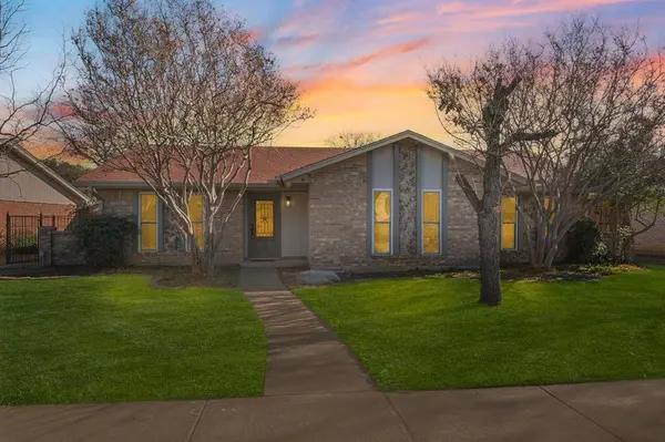 4 Robins Nest Drive, Hickory Creek, TX 75065