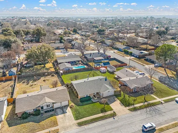 1720 Winchester Way, Bedford, TX 76022