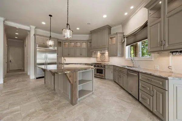 5581 Nancy Circle, Chandler, TX 75758