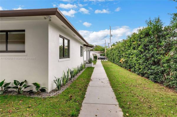 36 NW 52nd St, Miami, FL 33127