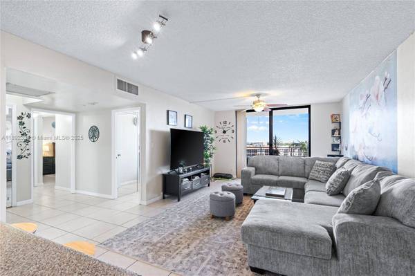 500 Three Islands Blvd #309, Hallandale Beach, FL 33009