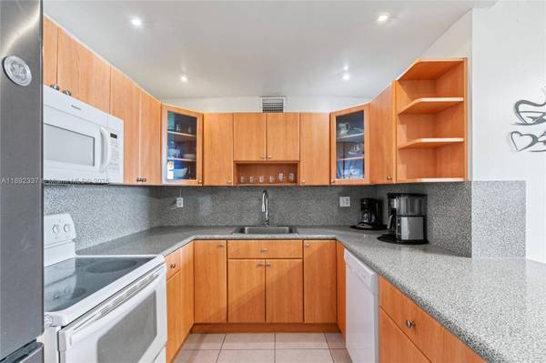 500 Three Islands Blvd #309, Hallandale Beach, FL 33009