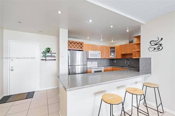 500 Three Islands Blvd #309, Hallandale Beach, FL 33009