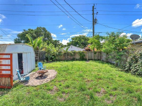 1932 Dewey St, Hollywood, FL 33020