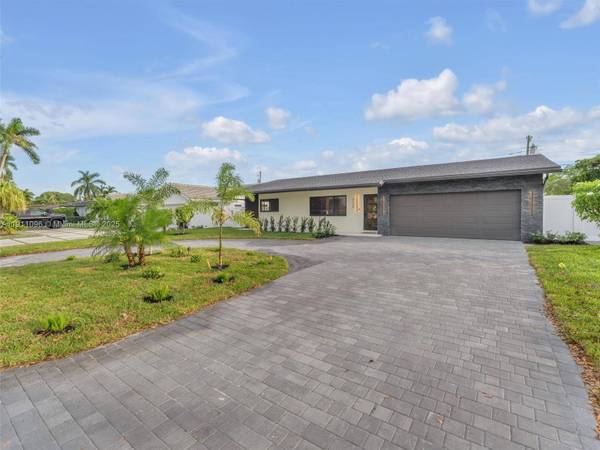 2120 NE 55th Ct, Fort Lauderdale, FL 33308