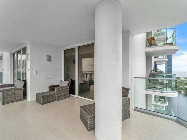 19707 Turnberry Way #21D, Aventura, FL 33180