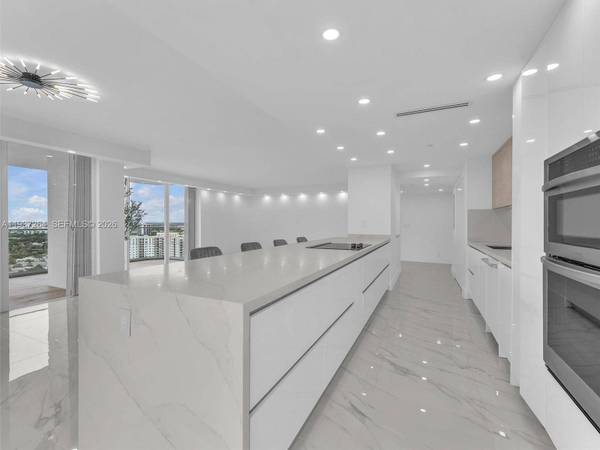19707 Turnberry way #25D, Aventura, FL 33180
