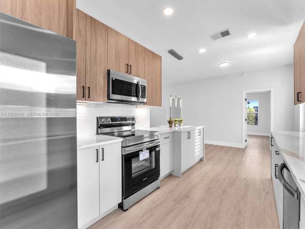 2144 NE 61st Ct, Fort Lauderdale, FL 33308