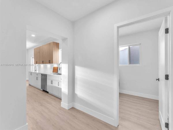 2144 NE 61st Ct, Fort Lauderdale, FL 33308