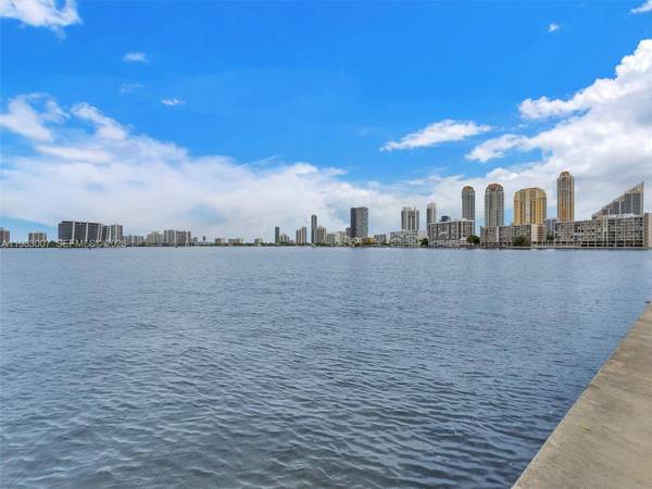 301 174th St #1818, Sunny Isles Beach, FL 33160