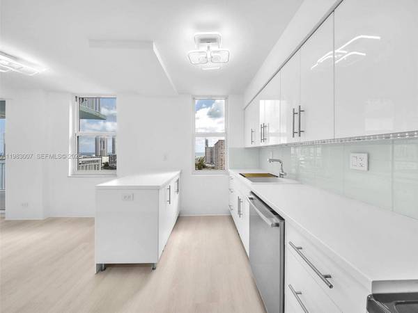 301 174th St #1818, Sunny Isles Beach, FL 33160