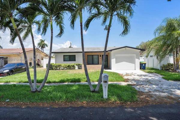 233 SE 4th Ter, Dania Beach, FL 33004