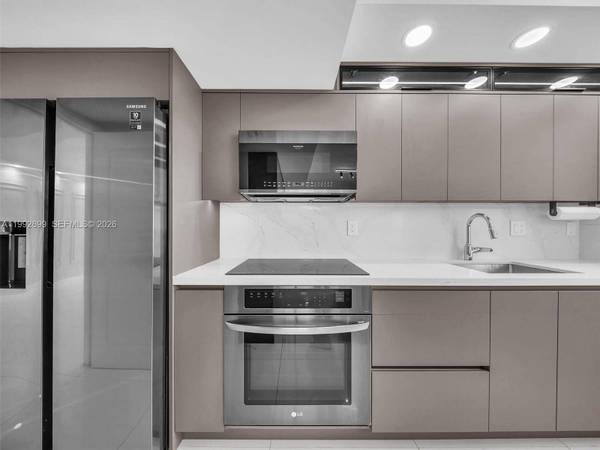 301 174th St #2004, Sunny Isles Beach, FL 33160