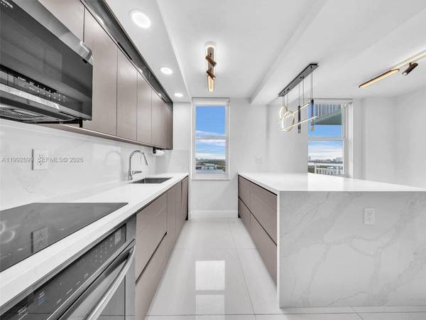 301 174th St #2004, Sunny Isles Beach, FL 33160