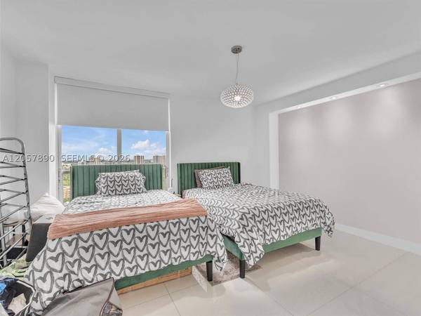 19707 Turnberry Way #21D, Aventura, FL 33180