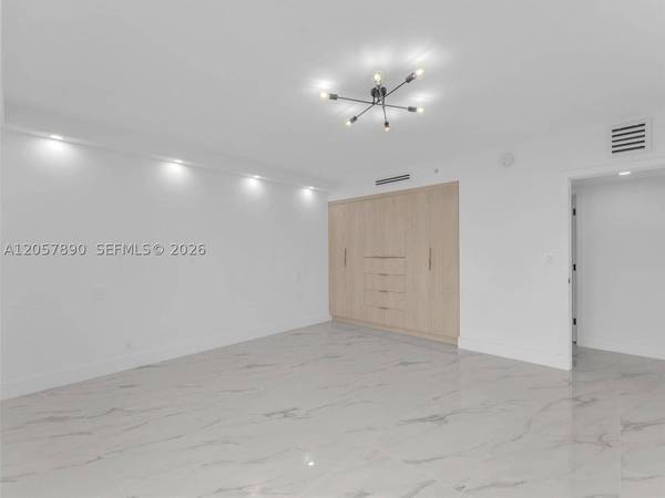 19707 Turnberry Way #21D, Aventura, FL 33180