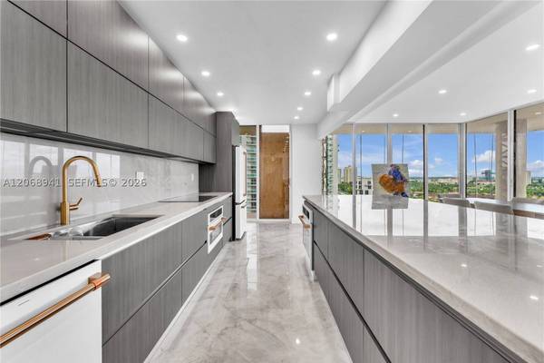 19355 Turnberry Way #14D, Aventura, FL 33180