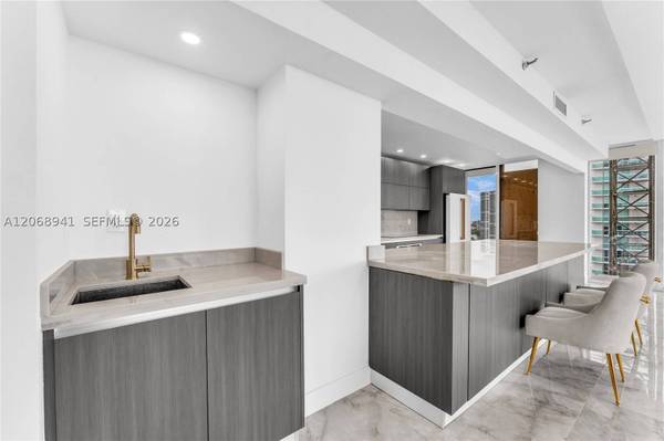 19355 Turnberry Way #14D, Aventura, FL 33180