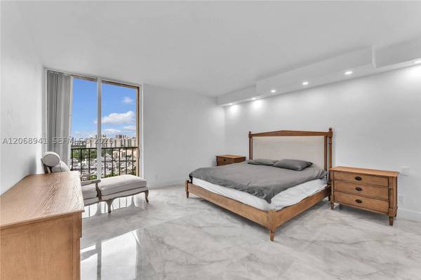 19355 Turnberry Way #14D, Aventura, FL 33180