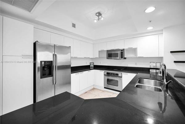 15051 Royal Oaks Ln #1605, North Miami, FL 33181