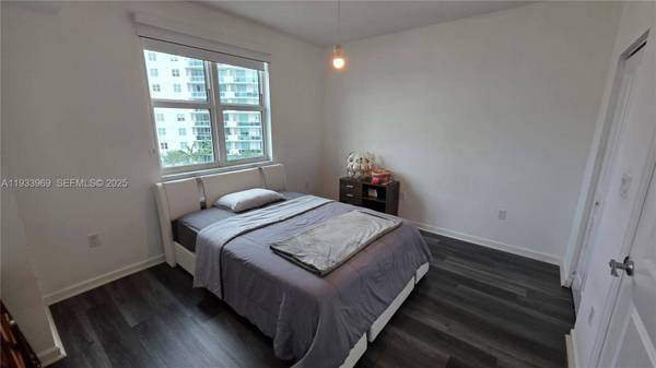 7900 Harbor Island Dr #703, North Bay Village, FL 33141