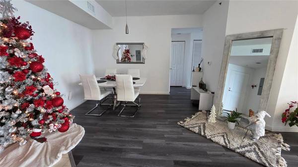 7900 Harbor Island Dr #703, North Bay Village, FL 33141