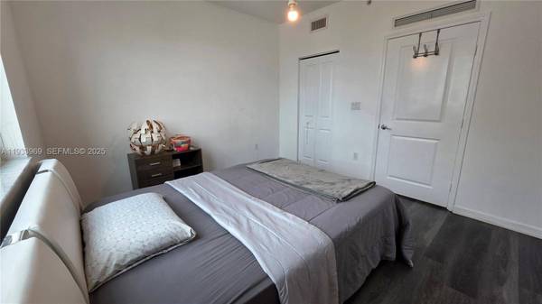 7900 Harbor Island Dr #703, North Bay Village, FL 33141