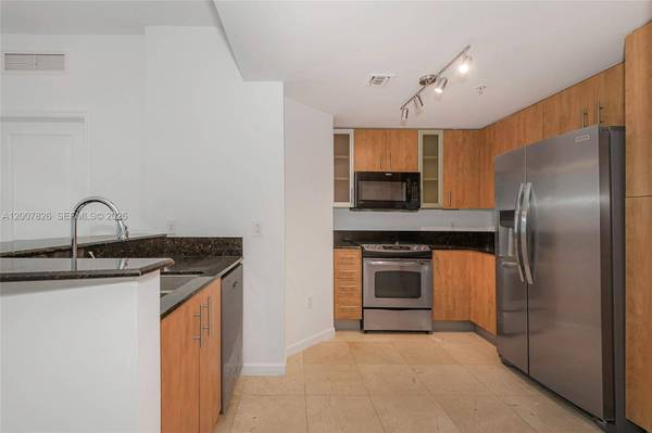 7900 Harbor Island Dr #703, North Bay Village, FL 33141