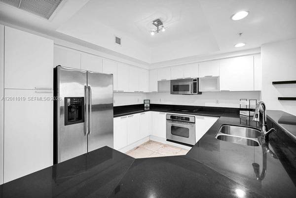 15051 Royal Oaks Ln #1605, North Miami, FL 33181
