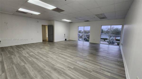 7766 NW 46th St, Doral, FL 33166