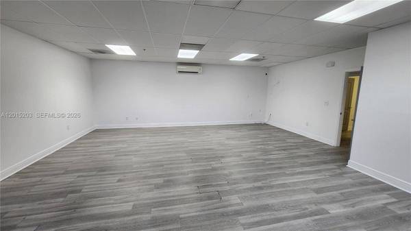 7766 NW 46th St, Doral, FL 33166