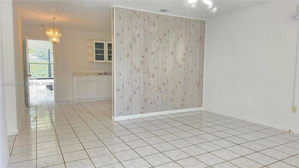 525 NE 132nd Ter, North Miami, FL 33161