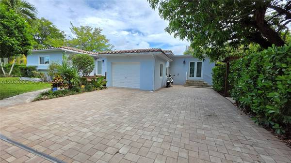 390 NE 127th St, North Miami, FL 33161