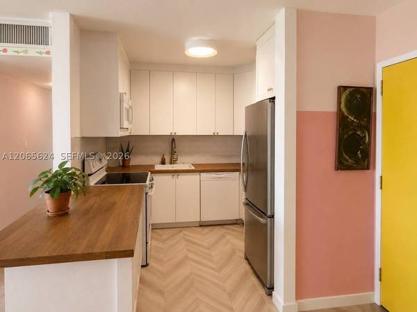 7441 Wayne Ave #3D, Miami Beach, FL 33141