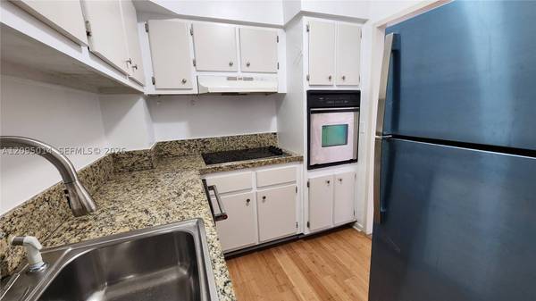 7441 Wayne Ave #8O, Miami Beach, FL 33141