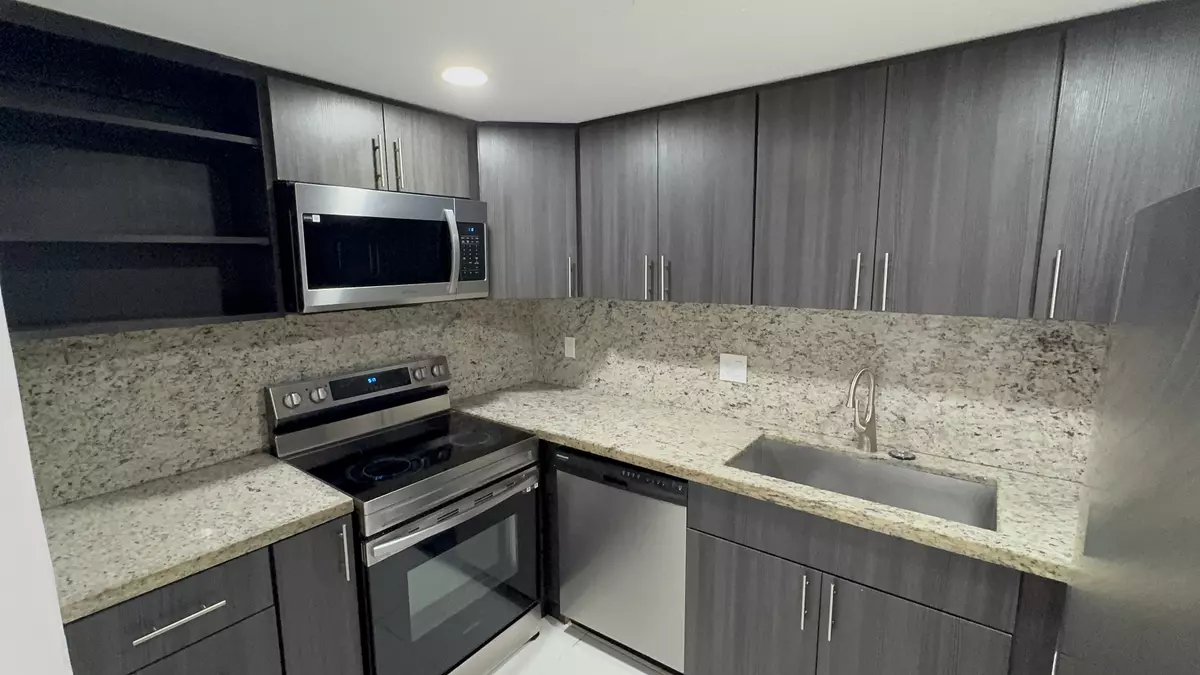 Lauderhill, FL 33319-5913,3591 Inverrary Dr