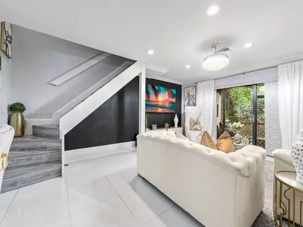 10942 W Sample Rd #E1, Coral Springs, FL 33065