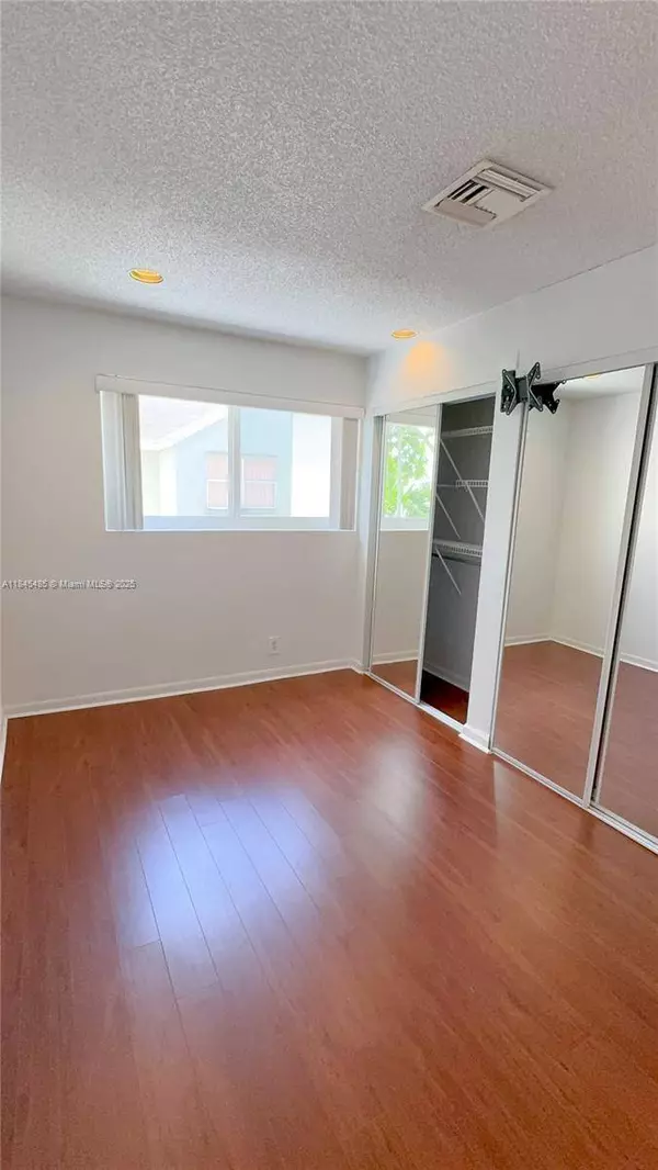 331 NW 101st Terrace, Pembroke Pines, FL 33026