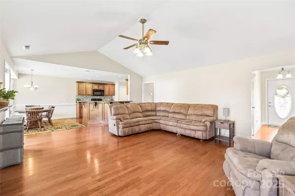 8717 Swift RD, Oakboro, NC 28129