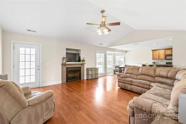 8717 Swift RD, Oakboro, NC 28129