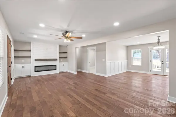 11956 Sam Black RD, Midland, NC 28107