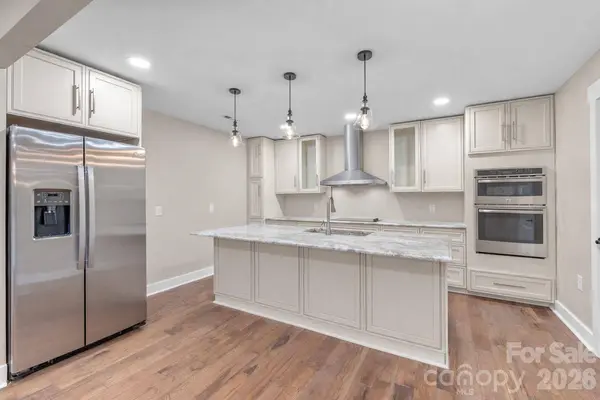 11956 Sam Black RD, Midland, NC 28107