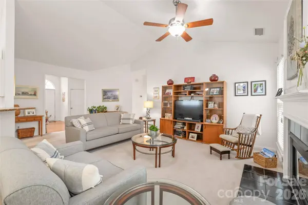 6016 Creekview CT, Harrisburg, NC 28075