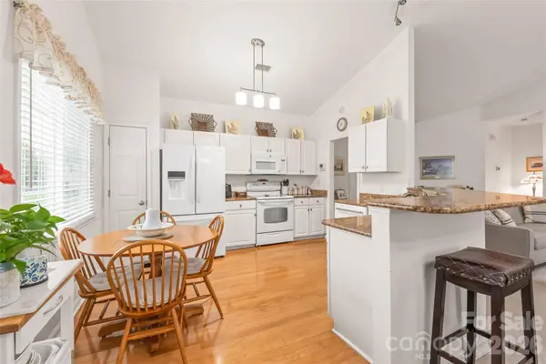 6016 Creekview CT, Harrisburg, NC 28075