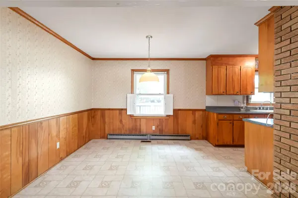 105 W Sunset DR, Locust, NC 28097