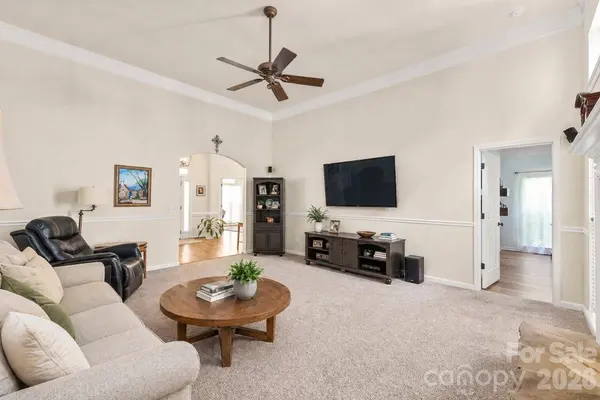 11811 Crossroads PL, Concord, NC 28025