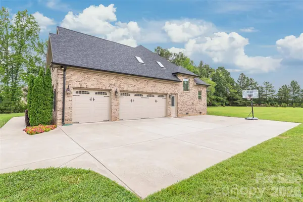 1808 Huntley Ridge DR, Concord, NC 28025