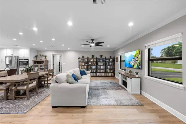 5239 24TH AVE N, St Petersburg, FL 33710