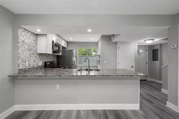 210 S MALCOLM CT, Tampa, FL 33609