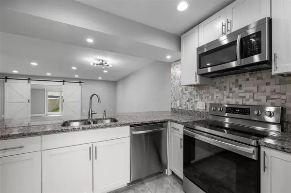 210 S MALCOLM CT, Tampa, FL 33609